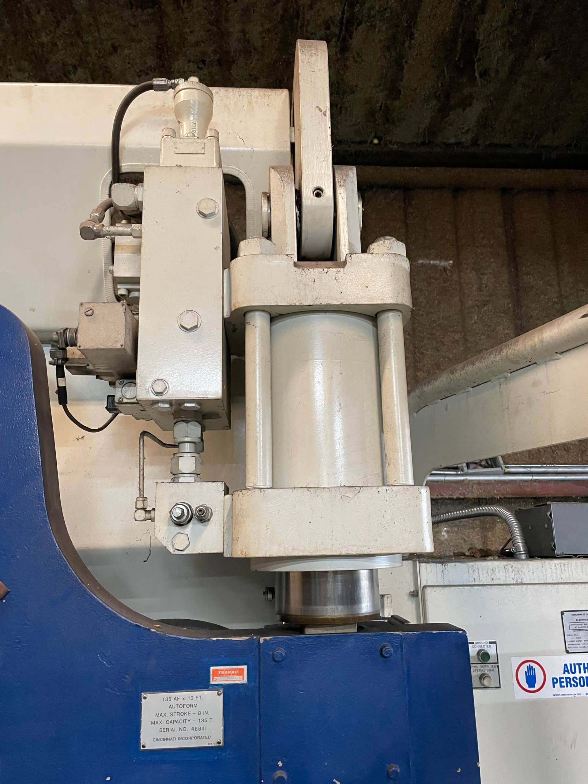 135 Ton x 10' Cincinnati 135AF CNC Press Brake, 1990- w/ Updated Control and 6 Axis Backgauge - Image 5