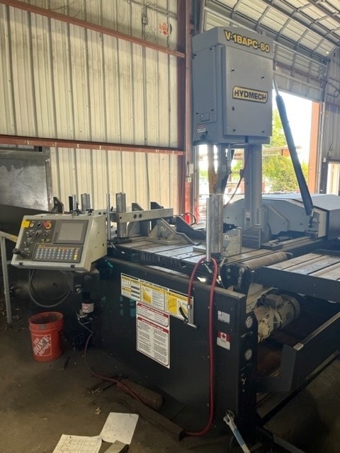 18" x 22" HydMech V18 APC-60 Vertical Bandsaw, 2021w/ conveyor system