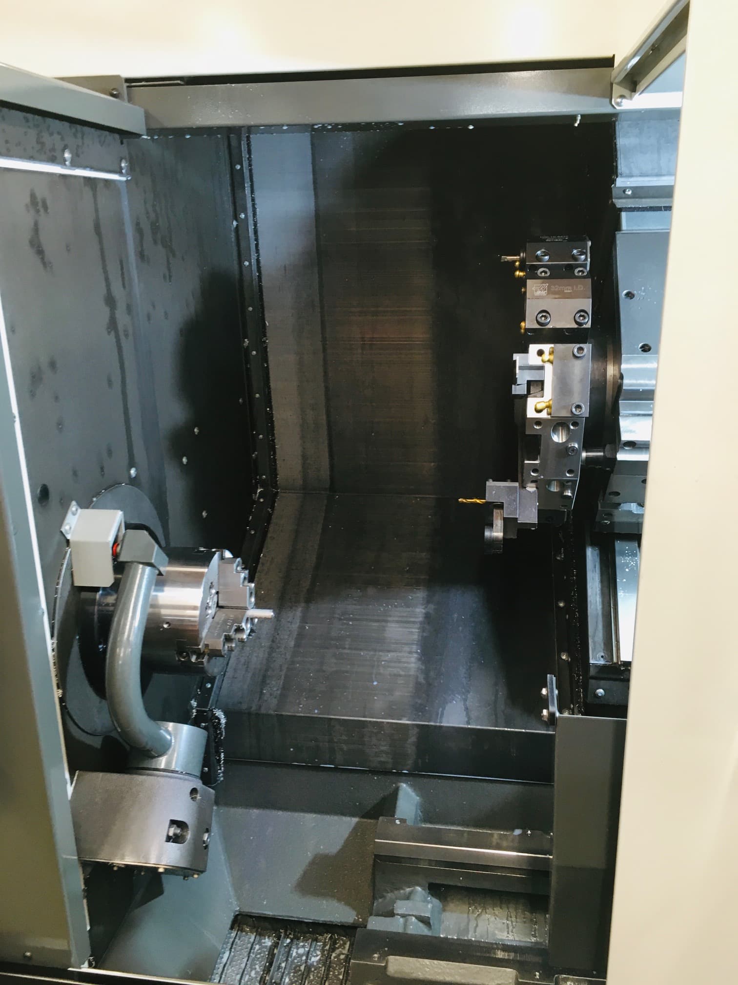 Haas ST-10 CNC Lathe, 2021 - Parts Catcher, Tailstock - Image 3