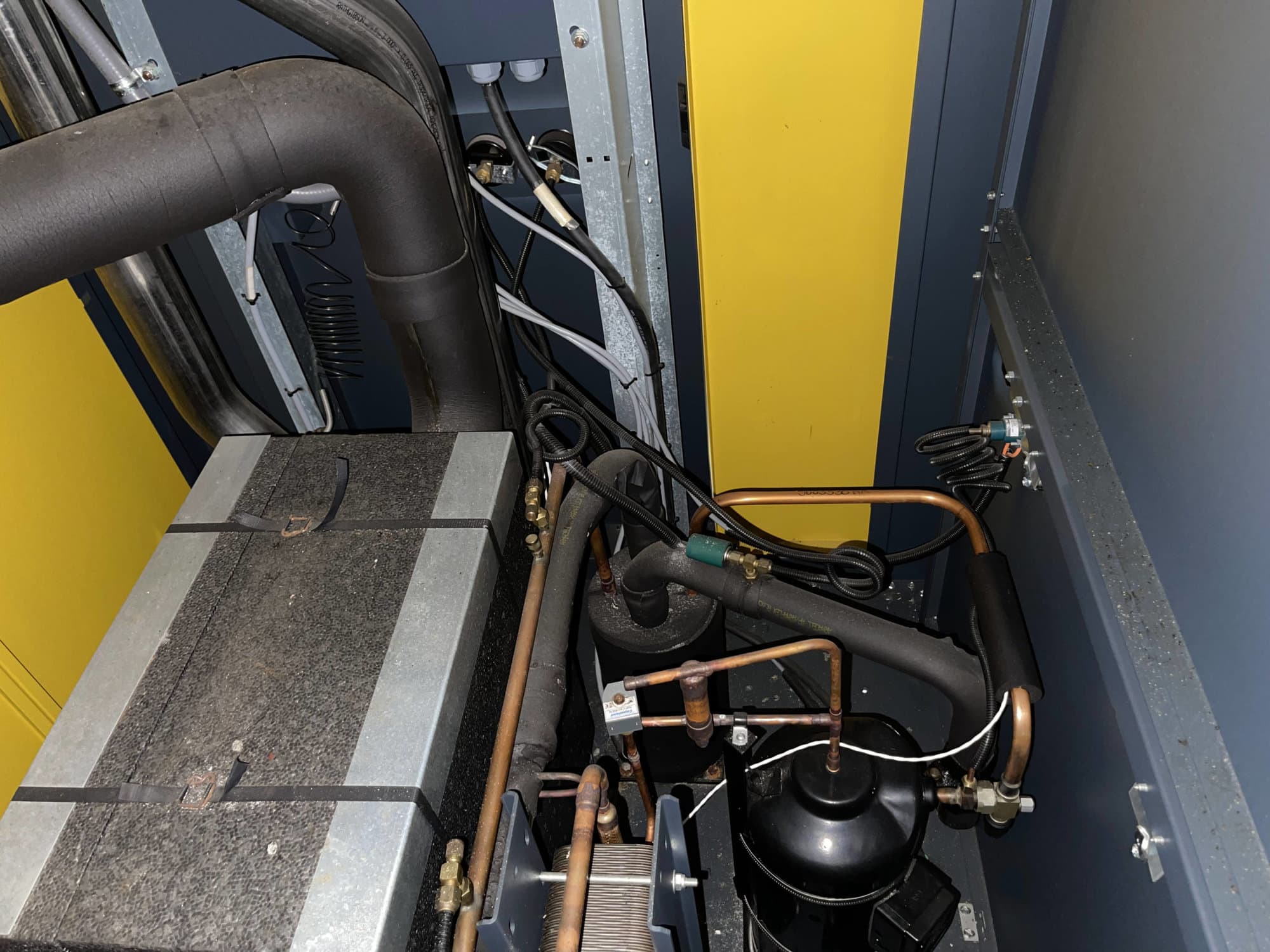 250HP Kaeser Sigma DSD250 Water-Cooled Rotary Screw Air Compressor, 2017- W/ Kaeser Model TH371WC Dryer - Image 6