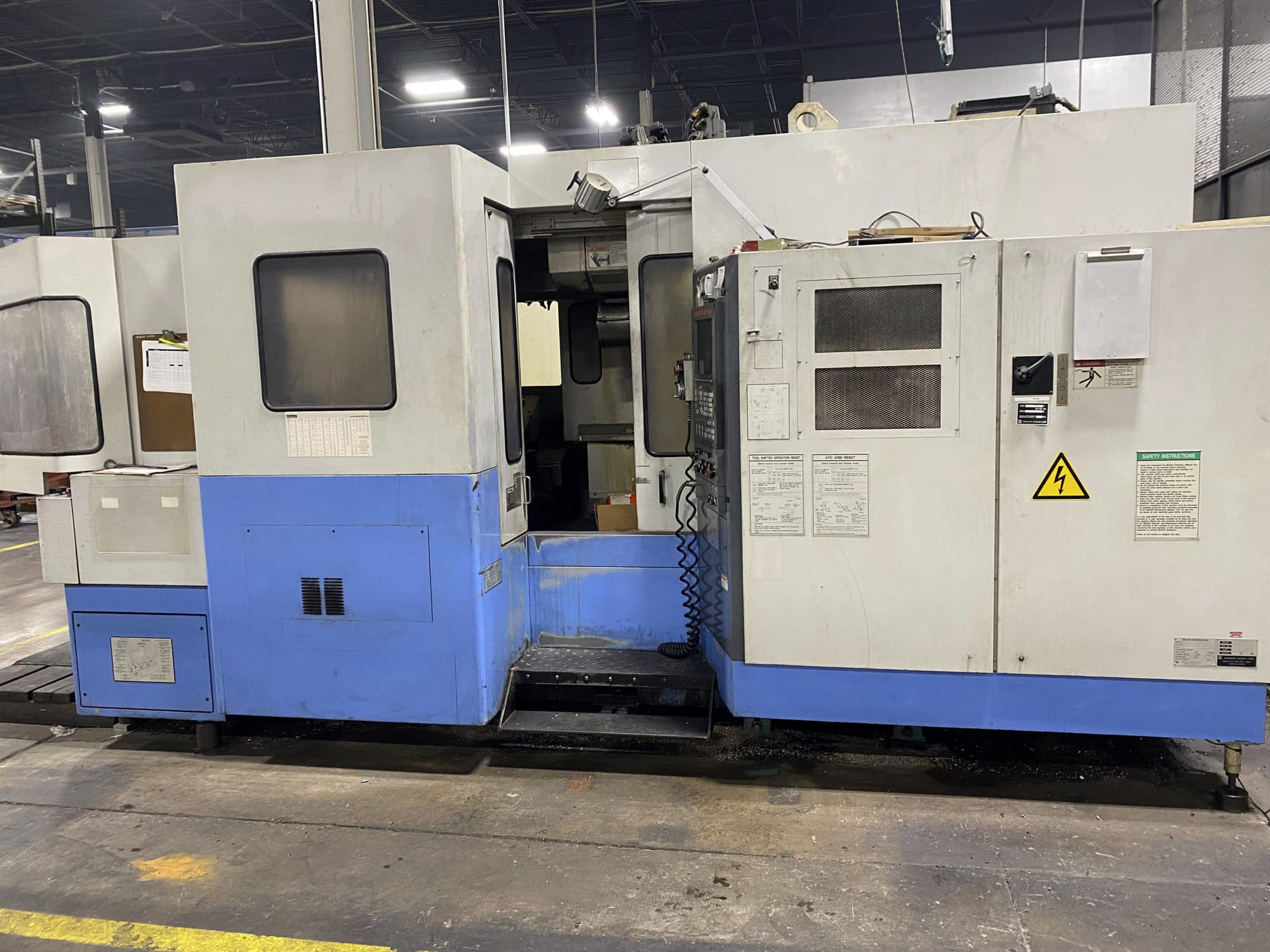 Mazak Ultra 550 500MM HMC, 1996 - Chip Conveyor, Mazatrol M plus