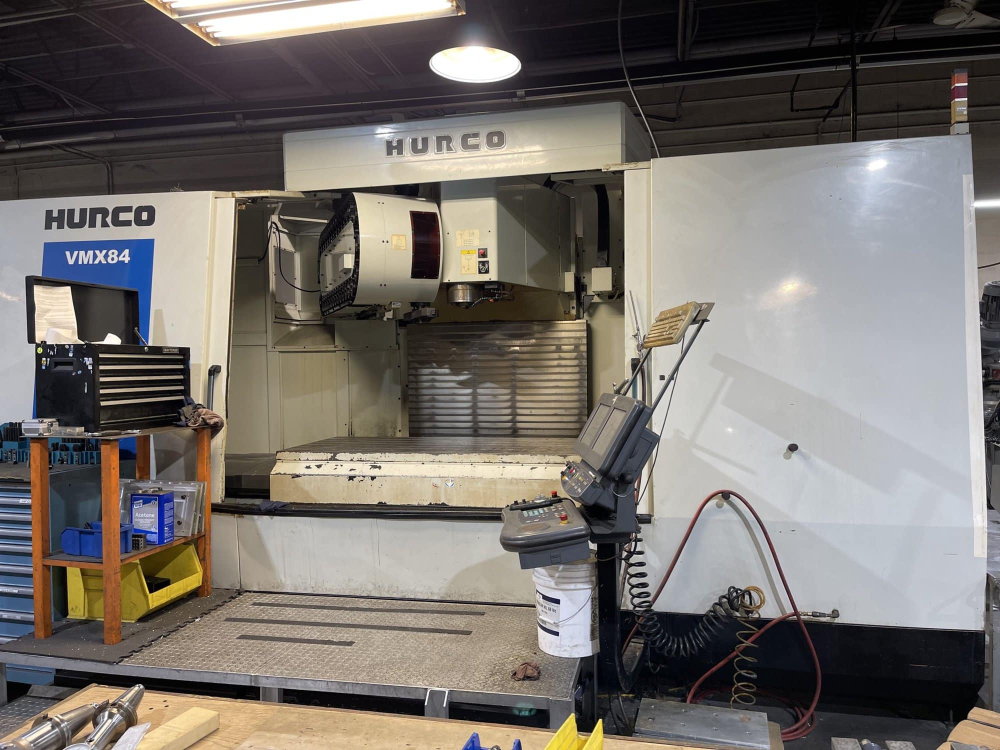 Hurco VMX-84/50T VMC, 2008- CT50, Chip Conveyor, Ultipocket, Winmax Control