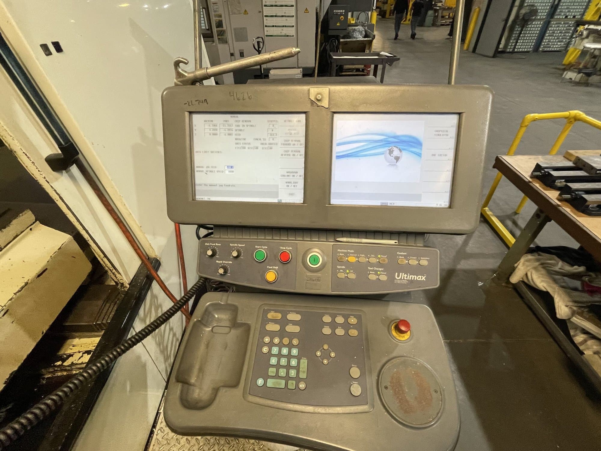 Hurco VMX-84/50T VMC, 2008- CT50, Chip Conveyor, Ultipocket, Winmax Control - Image 2