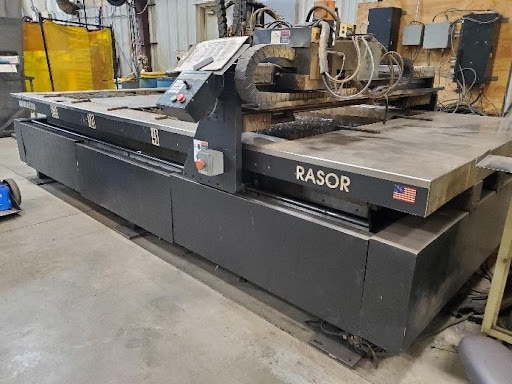 Komatsu 90amp plasma cutter 5’ X 10’ table