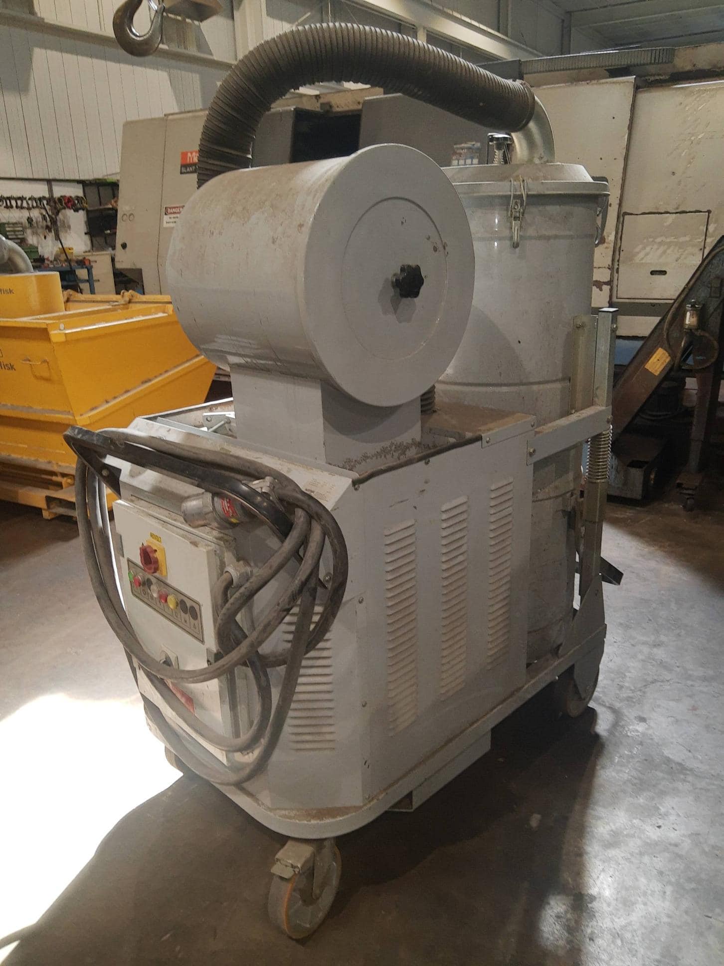 Nilfisk CFM 3907, 15 HP Vacuum; 2018 (7) - Image 2