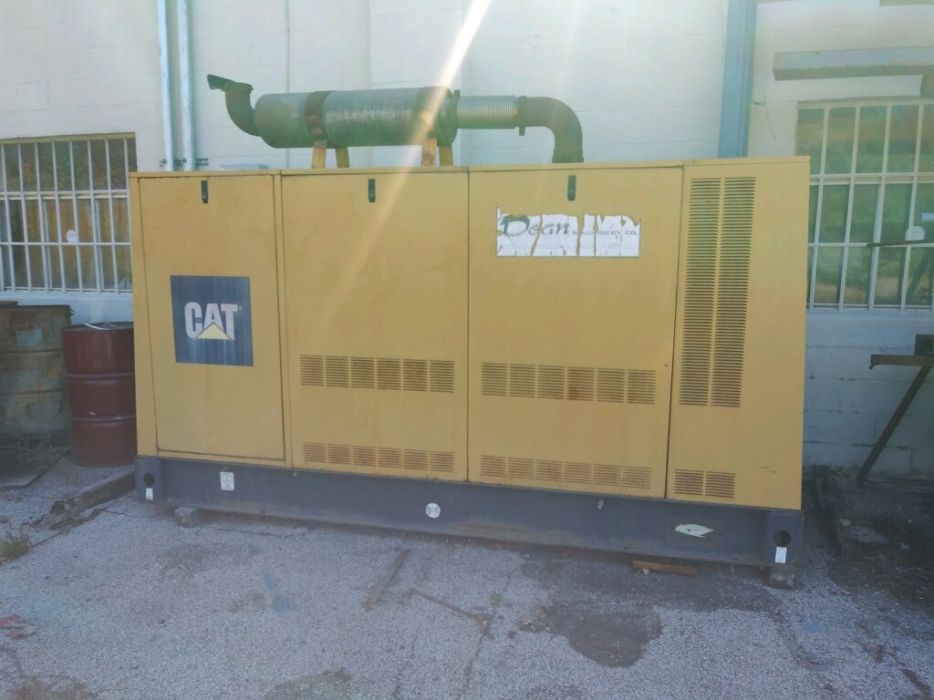 250 KW Caterpillar Generator Model 3306 - Low Hours, 1993.