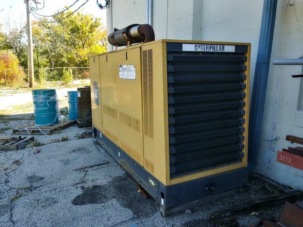 250 KW Caterpillar Generator Model 3306 - Low Hours, 1993. - Image 2