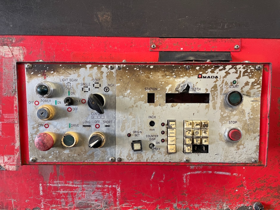 1/4" x 10' Amada M-3060 Mechanical Shear, 1992 - Available Immediately, Power Back Gauge, Squaring Arm - Image 2