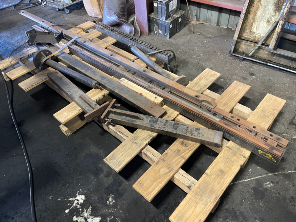 1/4" x 10' Amada M-3060 Mechanical Shear, 1992 - Available Immediately, Power Back Gauge, Squaring Arm - Image 6