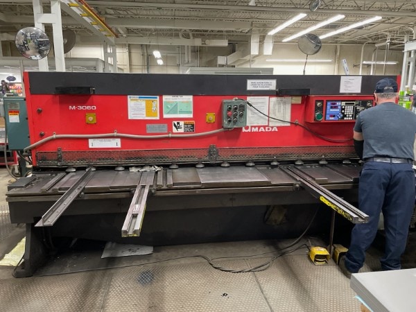 1/4" x 10' Amada M-3060 Mechanical Power Squaring Shear, 2000 - Available Immediately