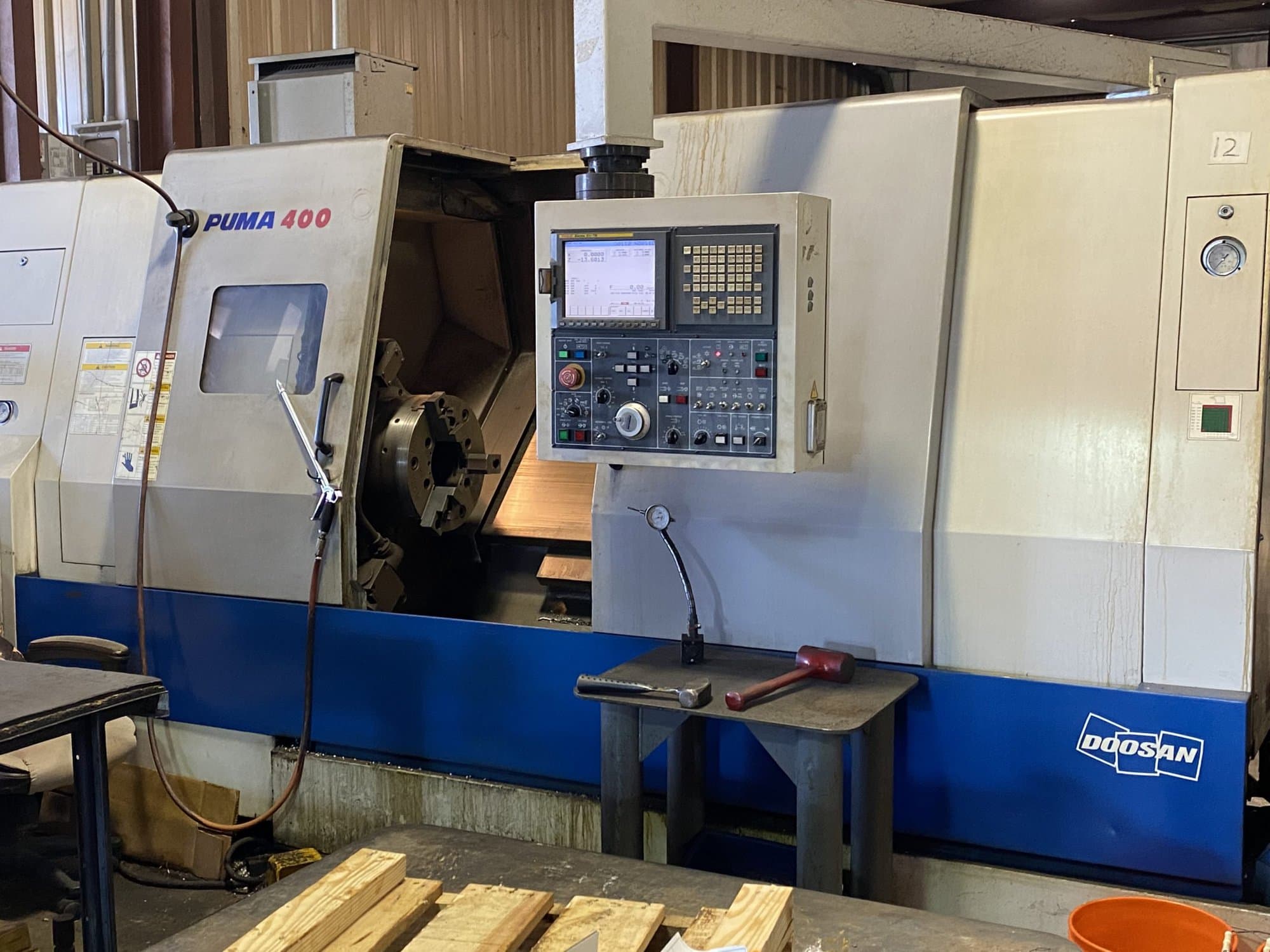 Doosan Puma 400C CNC Lathe, 2007 - Tailstock, Chip Conveyor, Videos, Inspection Report