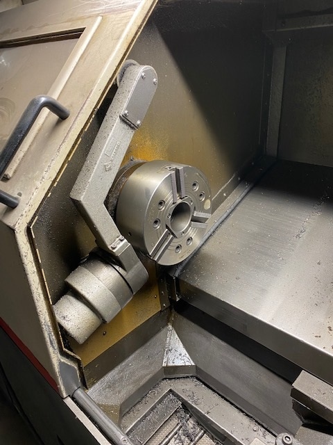 Cincinnati Milacron Avenger 250T CNC Lathe, 1997 - Chip Conveyor - Image 5