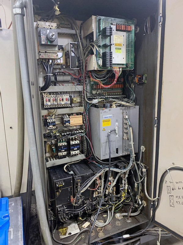 Cincinnati Milacron Arrow 1000 VMC, 2000- Acramatic 2100 Control, TSC - Image 3