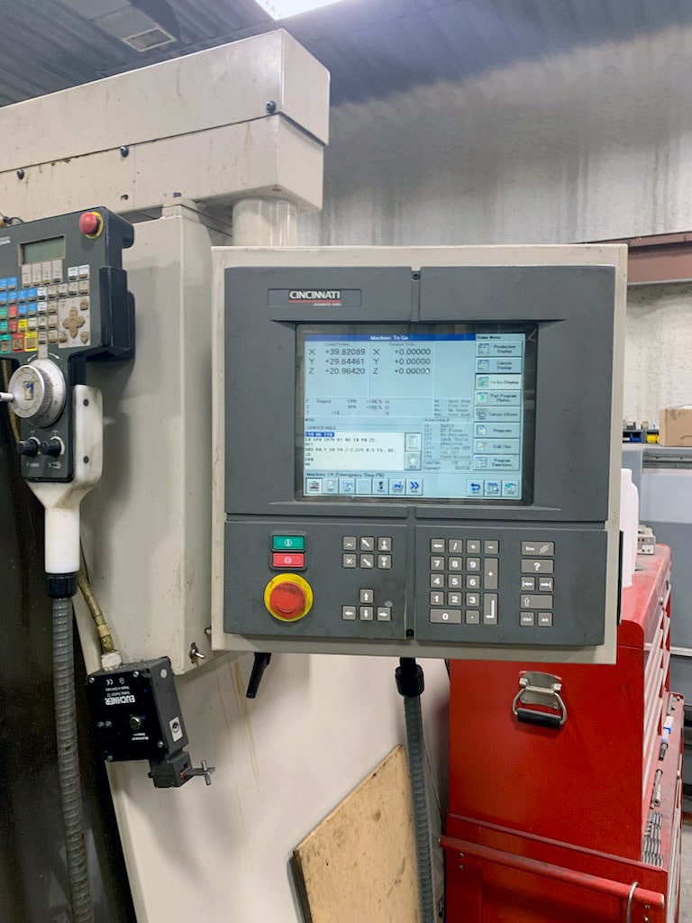 Cincinnati Milacron Sabre 1500, 1996- Acramatic 2100 Control, Conveyor, TSC - Image 2