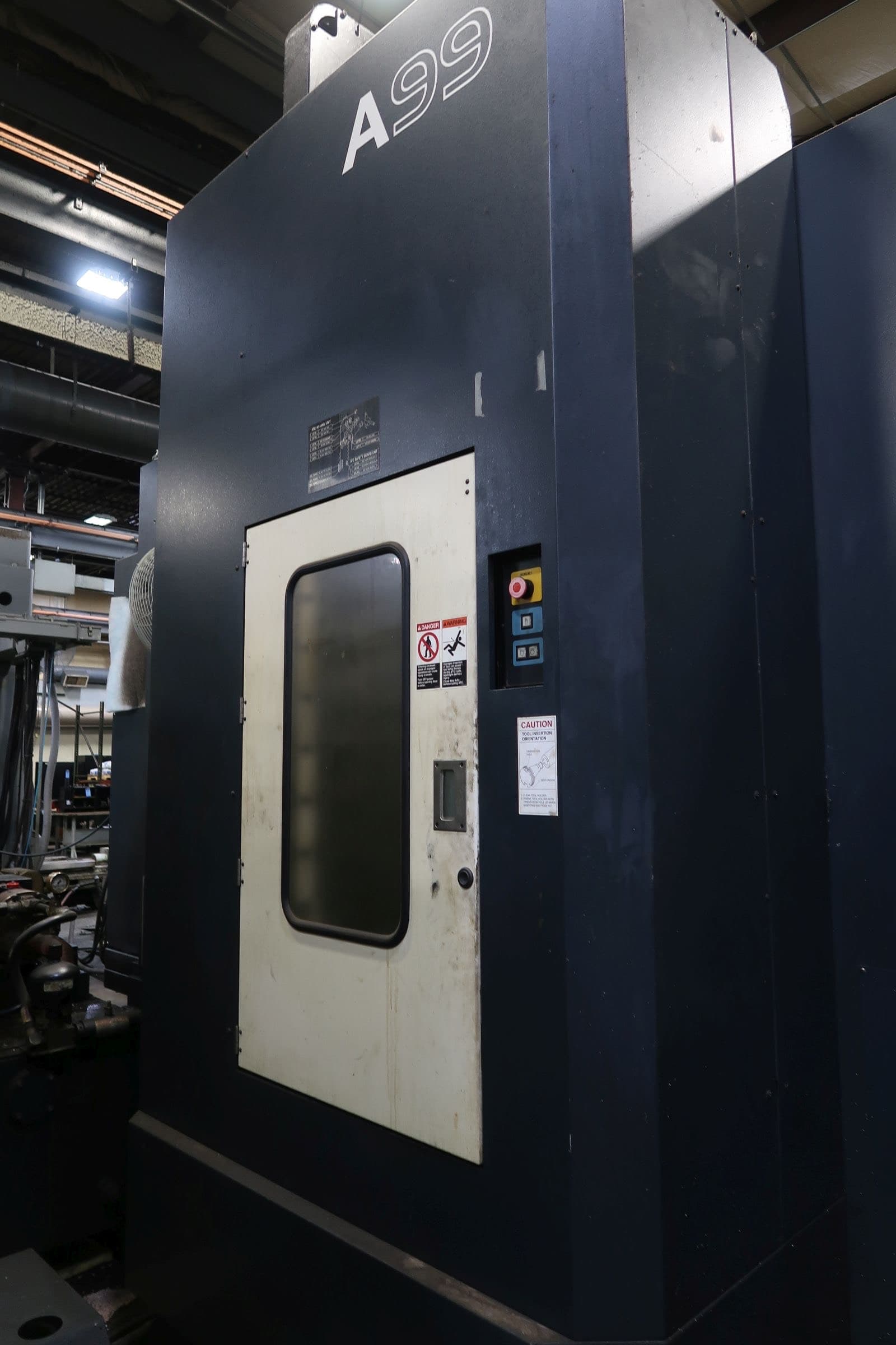 Makino A99 HMC, 1999- 12K RPM, Thru Spindle Coolant, Rigid Tap, Chip Conveyor - Image 11