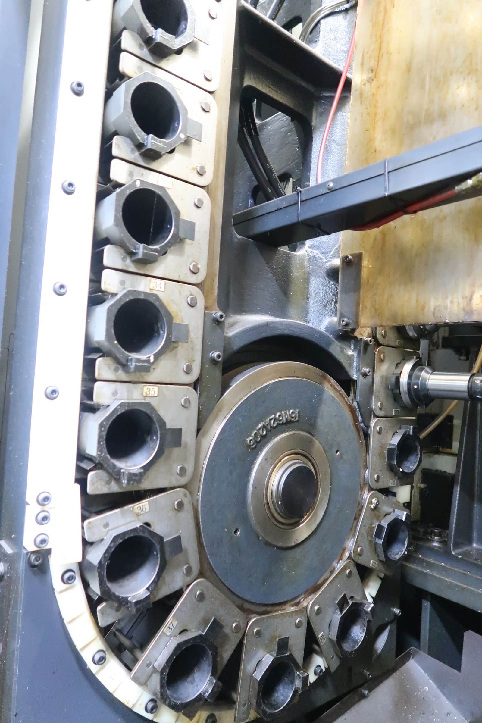 Makino A99 HMC, 1999- 12K RPM, Thru Spindle Coolant, Rigid Tap, Chip Conveyor - Image 12