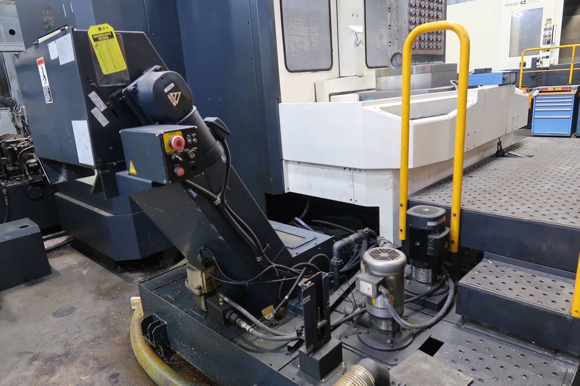Makino A99 HMC, 1999- 12K RPM, Thru Spindle Coolant, Rigid Tap, Chip Conveyor - Image 15