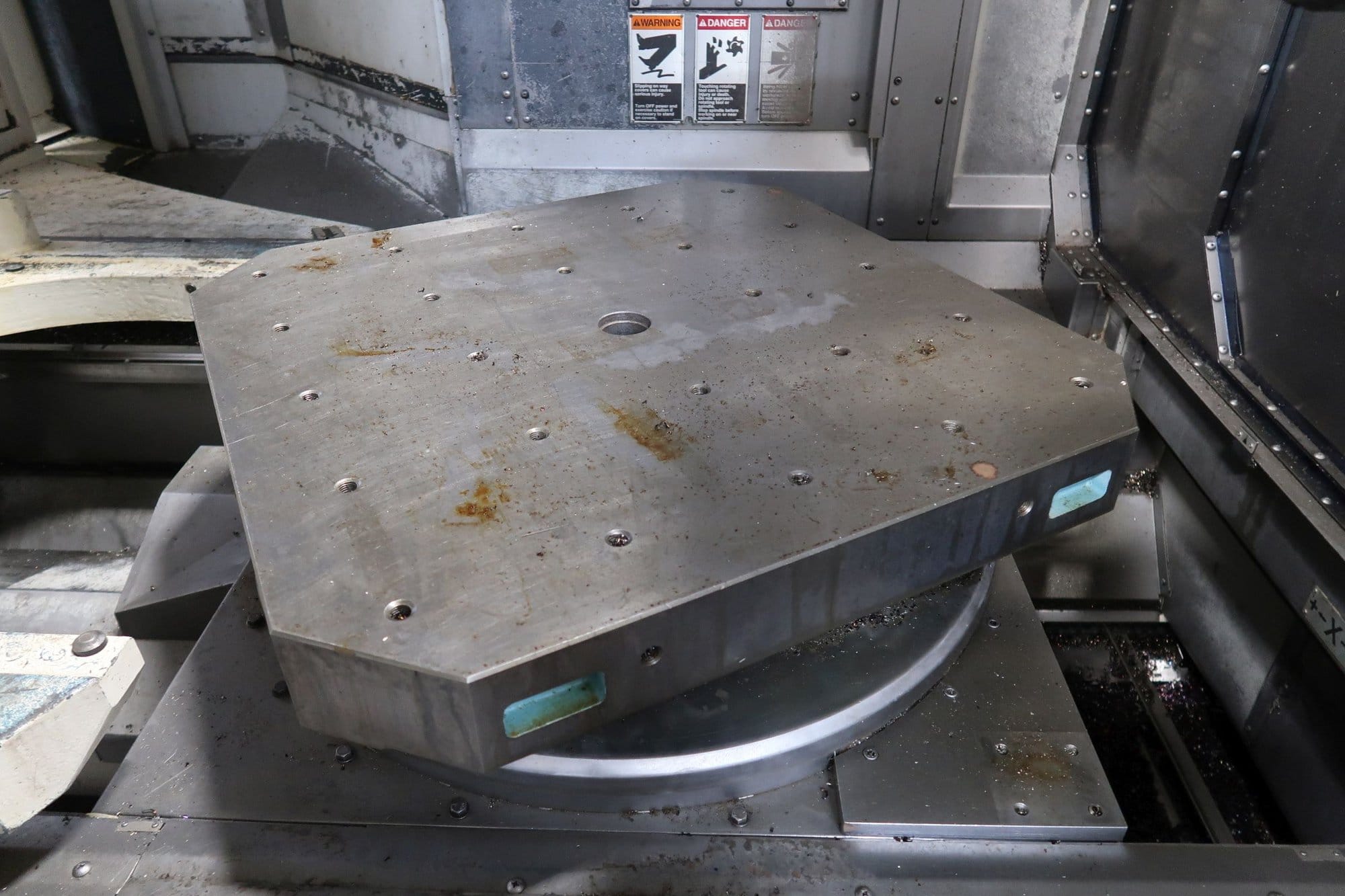 Makino A99 HMC, 1999- 12K RPM, Thru Spindle Coolant, Rigid Tap, Chip Conveyor - Image 16