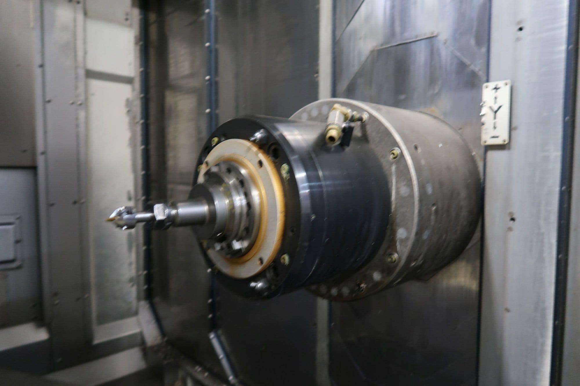 Makino A99 HMC, 1999- 12K RPM, Thru Spindle Coolant, Rigid Tap, Chip Conveyor - Image 17