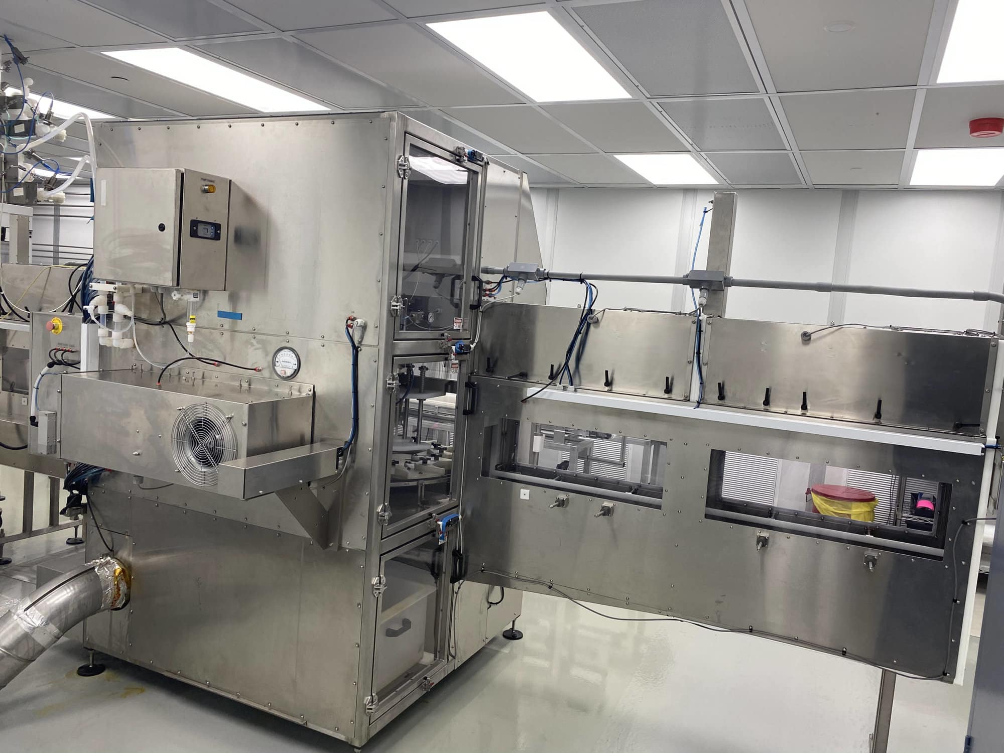 Inline Filling Systems Net-Weight Rotary Jar Filler with Integrated Capping for Clean Room Application in Semi-Conductor Industry, 2009 - Image 3