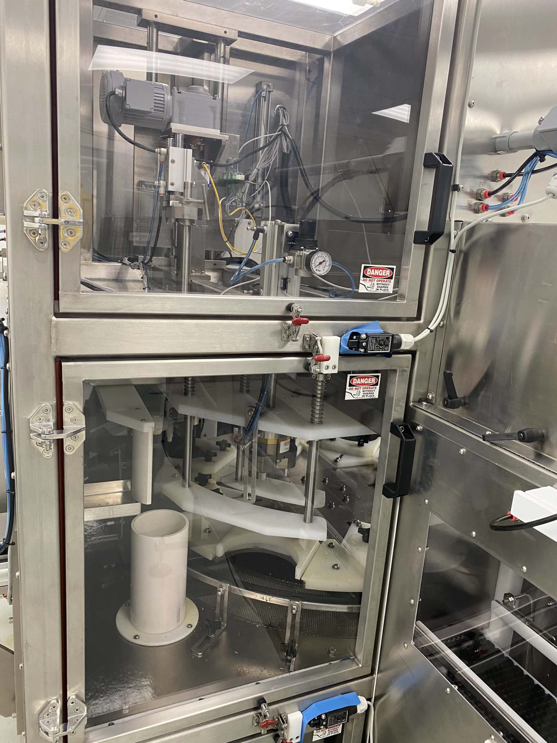 Inline Filling Systems Net-Weight Rotary Jar Filler with Integrated Capping for Clean Room Application in Semi-Conductor Industry, 2009 - Image 5