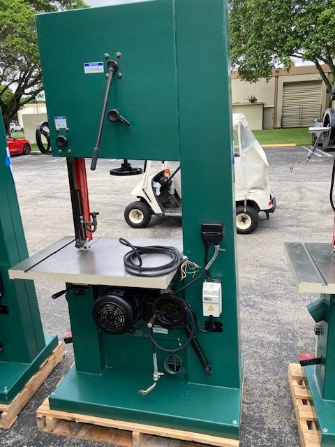 Grizzly G0569 24" 7-1/2 HP 3-Phase Industrial Bandsaw, 2020 - Image 2