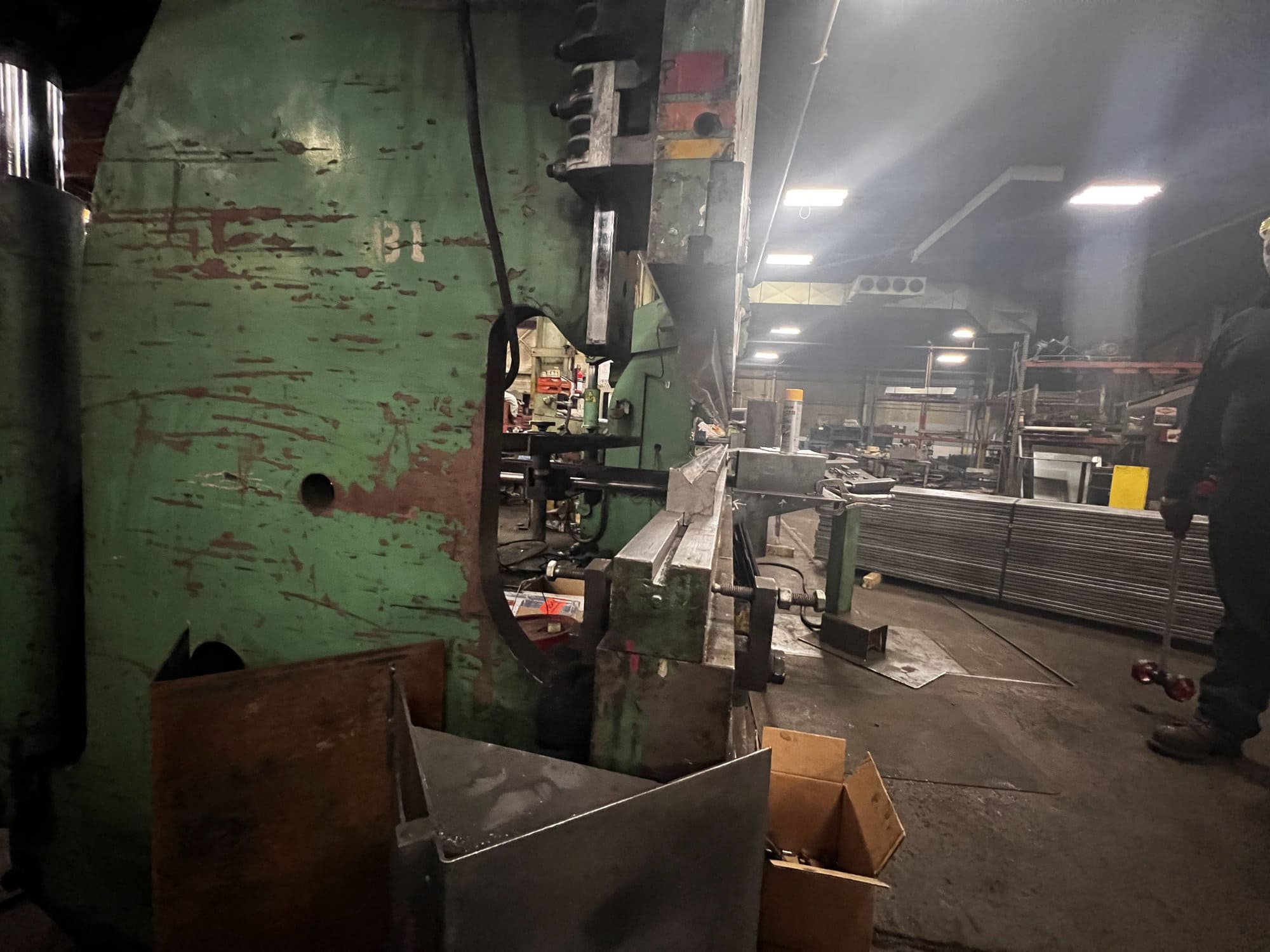 130 Ton x 12' Accurpress 713012 Press Brake, 1995 - Backgauge - Image 8