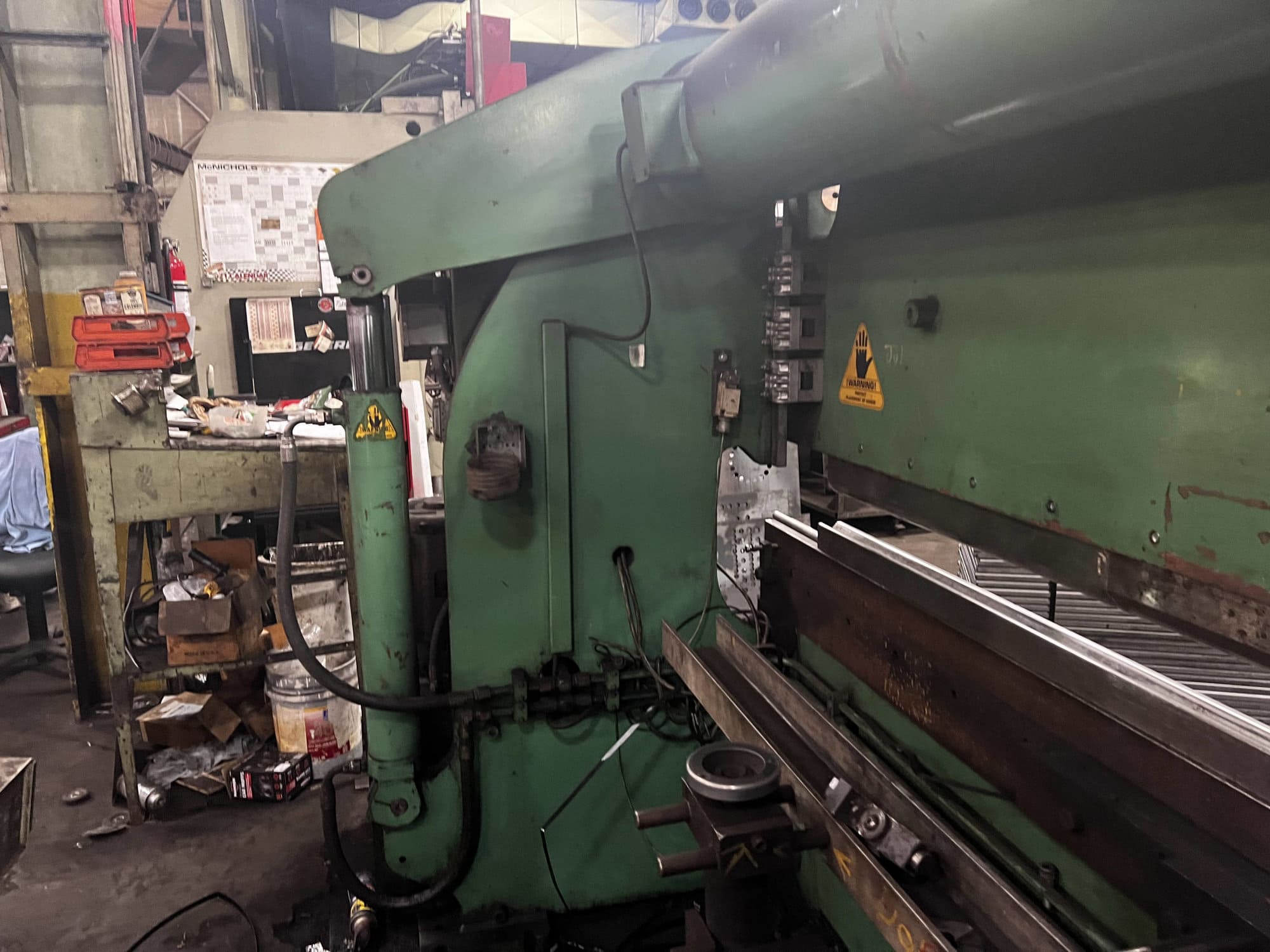 130 Ton x 12' Accurpress 713012 Press Brake, 1995 - Backgauge - Image 7