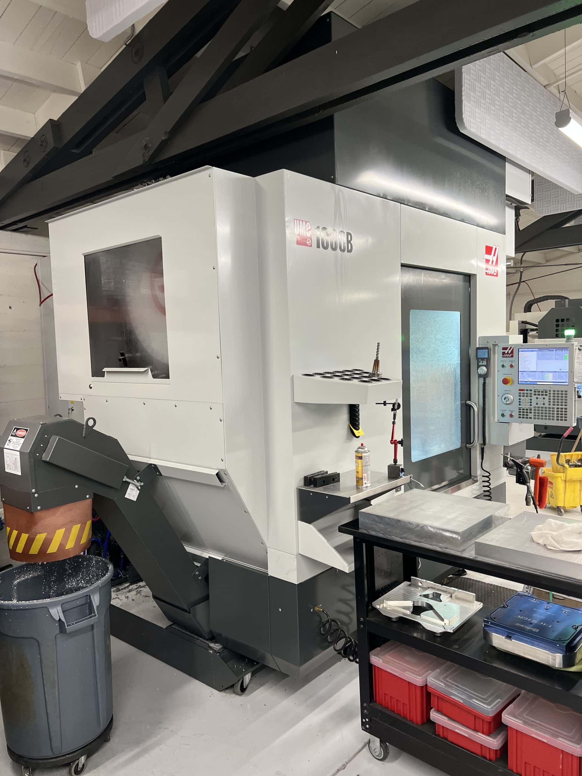 Haas UMC-1000 Universal Machining Center, 2020 - 15K Spindle, 50 +1 Tool changer, TSC, WIPS. Under Power and ready for inspection - Image 2