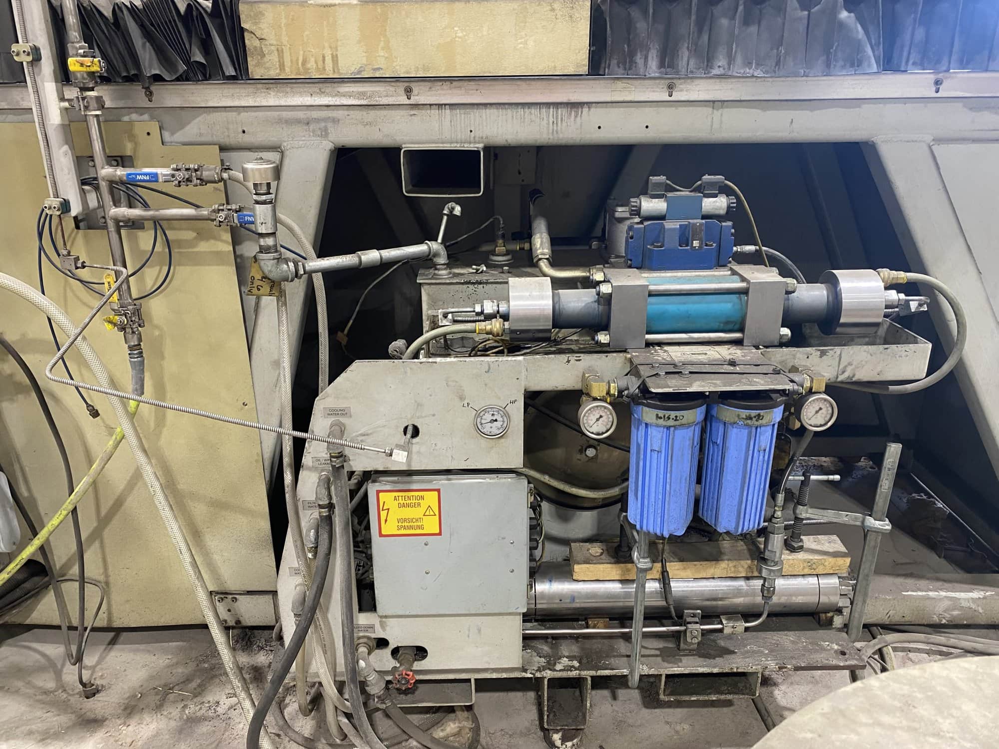 6' x12' Flow Integrated Flying Bridge Model 713633-1 Waterjet Machine, 60,000 PSI - W/Dynamic Cutting Head, 2 Intensifiers - Image 2