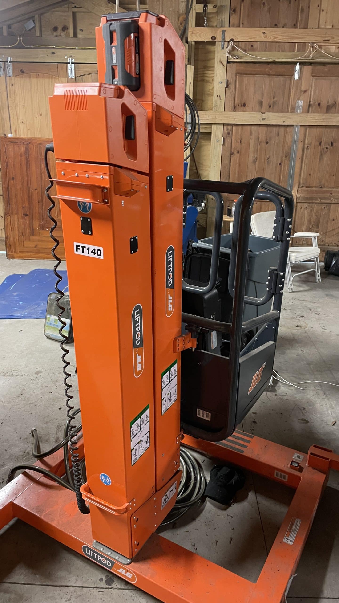 JLG FT140 LiftPod 330lb Personal Portable Lift, 2020 - Image 4