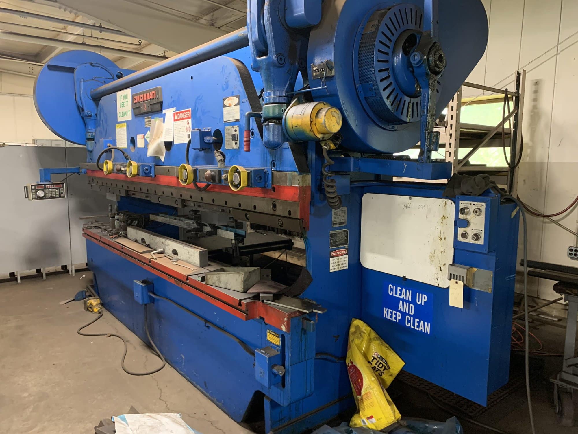 5 Series 10' x 135 Ton Cincinatti Press Brake