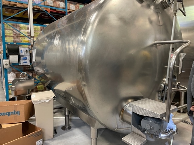 2500 Gallon Horizontal Stainless Steel Insulated Mixing Tank - w/ Agitation and CIP - Image 10