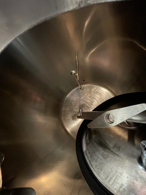 2500 Gallon Horizontal Stainless Steel Insulated Mixing Tank - w/ Agitation and CIP - Image 6