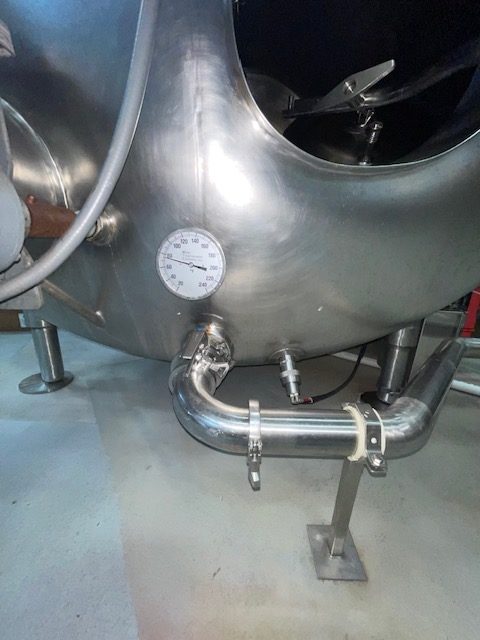 2500 Gallon Horizontal Stainless Steel Insulated Mixing Tank - w/ Agitation and CIP - Image 7