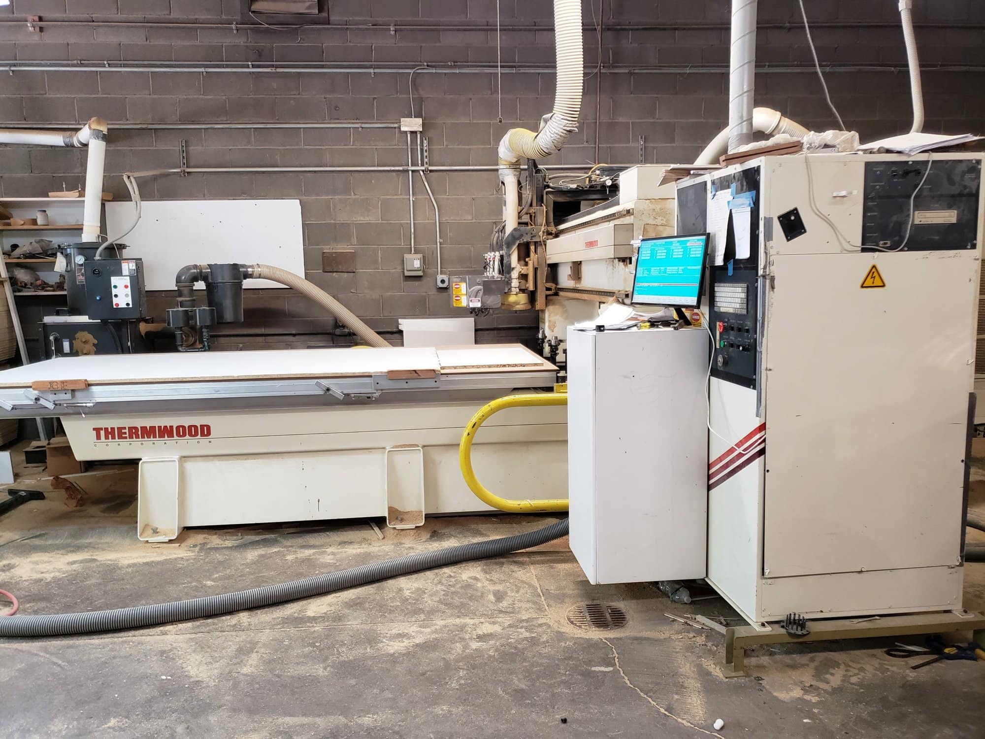 5' x 10' Thermwood C40 CNC Router, 2003- 18K Spindle, Tool Changer, 40 HP Vacuum