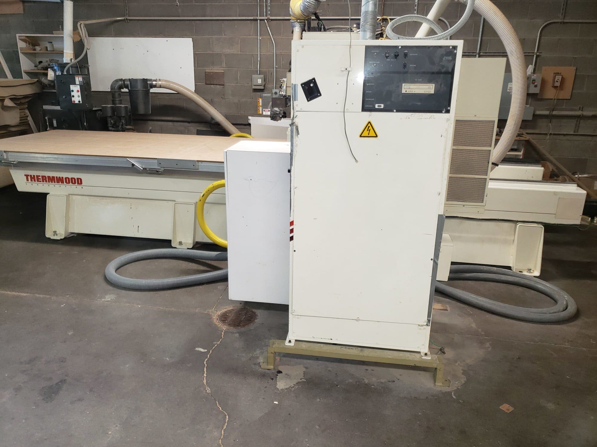 5' x 10' Thermwood C40 CNC Router, 2003- 18K Spindle, Tool Changer, 40 HP Vacuum - Image 9
