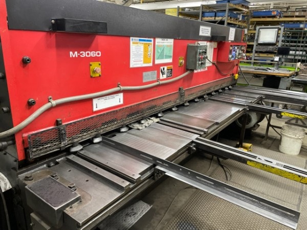 1/4" x 10' Amada M-3060 Mechanical Power Squaring Shear, 2000 - Available Immediately - Image 4