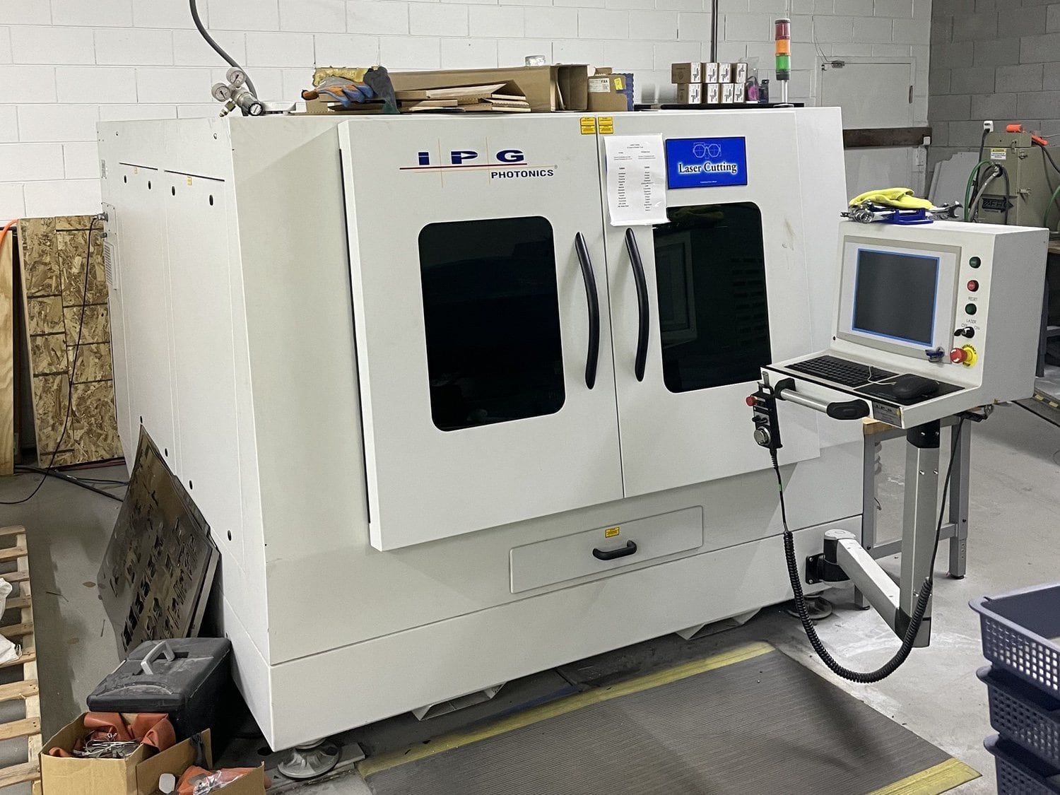4000 Watt IPG Photonics LaserCube Fiber Laser, 2017 - 4' x 4' Table, Low Hours