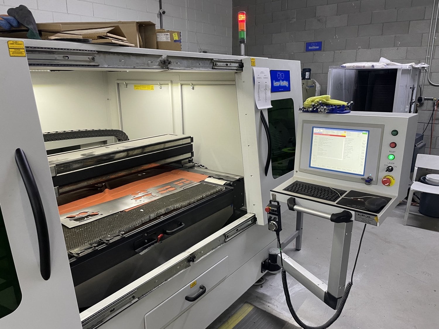 4000 Watt IPG Photonics LaserCube Fiber Laser, 2017 - 4' x 4' Table, Low Hours - Image 3