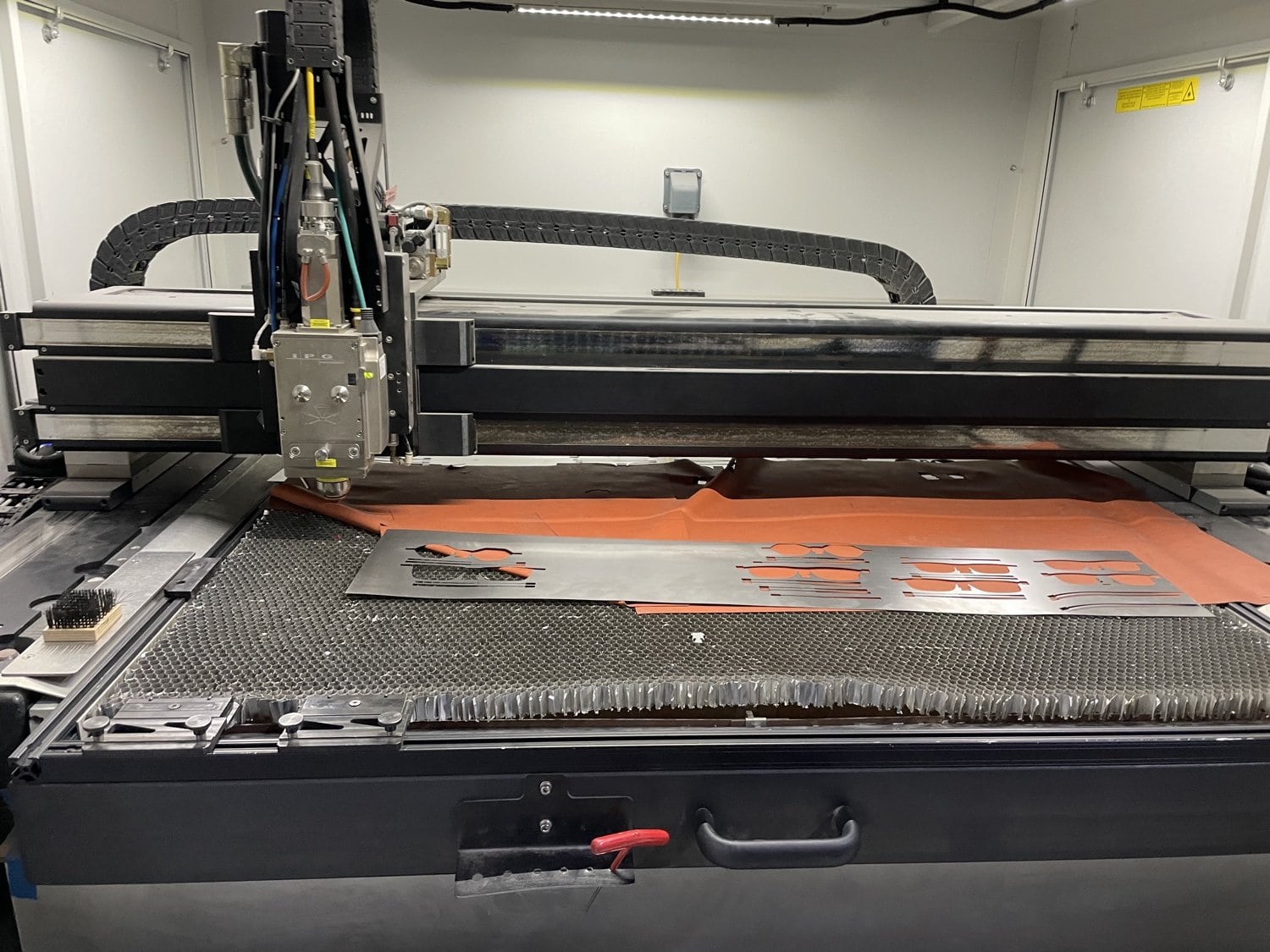 4000 Watt IPG Photonics LaserCube Fiber Laser, 2017 - 4' x 4' Table, Low Hours - Image 2
