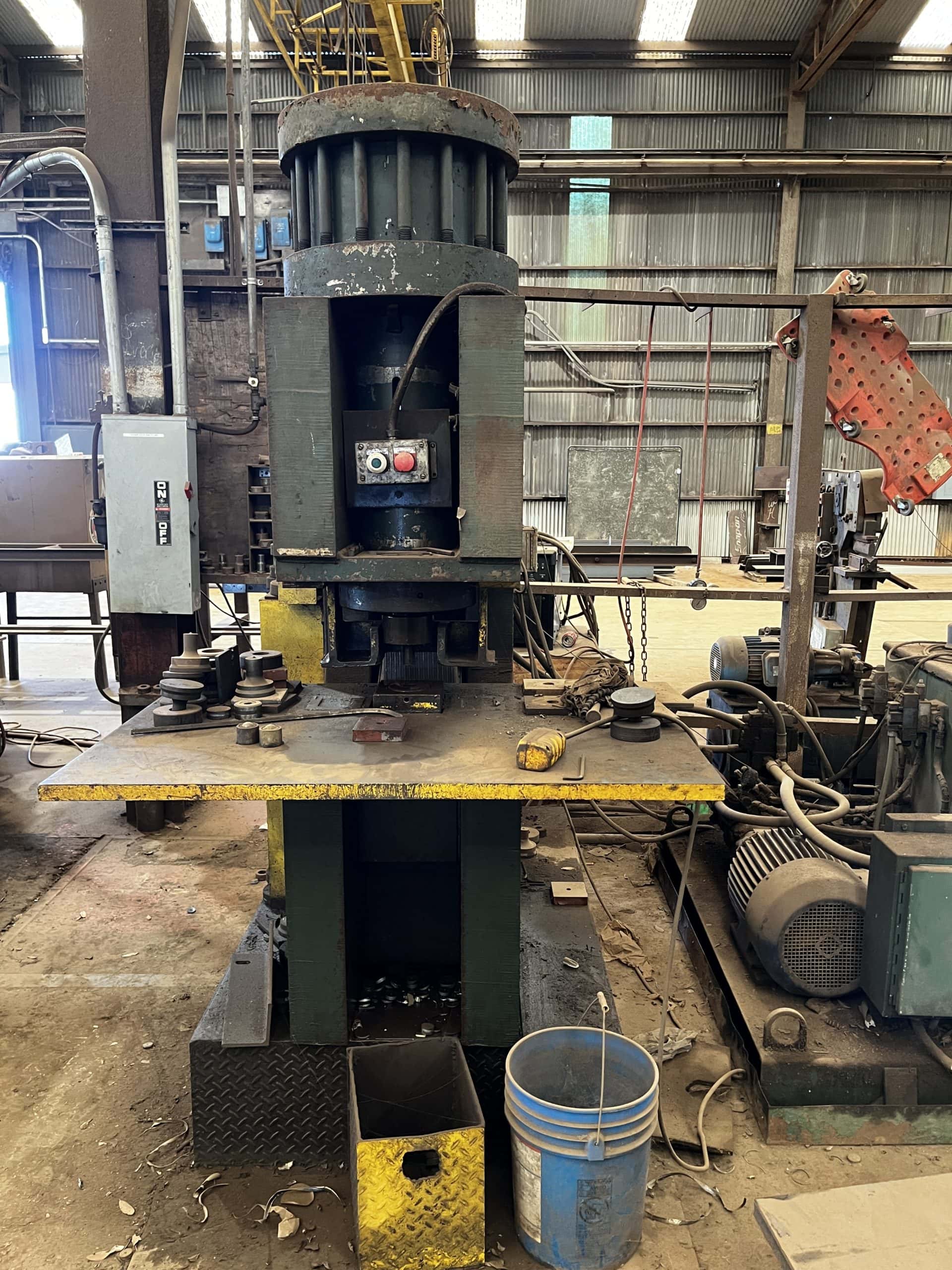 250 Ton Controlled Automation Plate Punch - Lots of Tooling