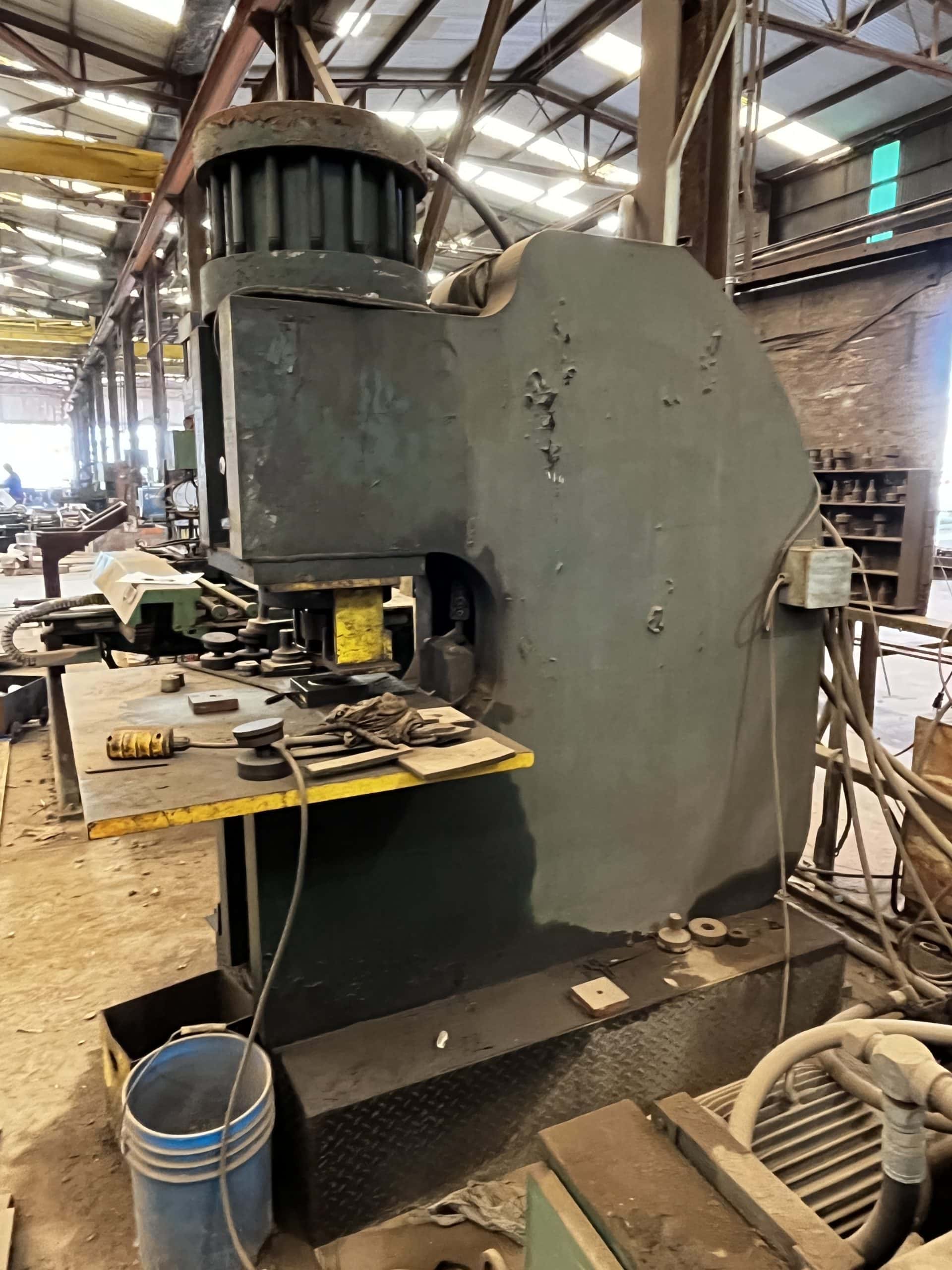 250 Ton Controlled Automation Plate Punch - Lots of Tooling - Image 2