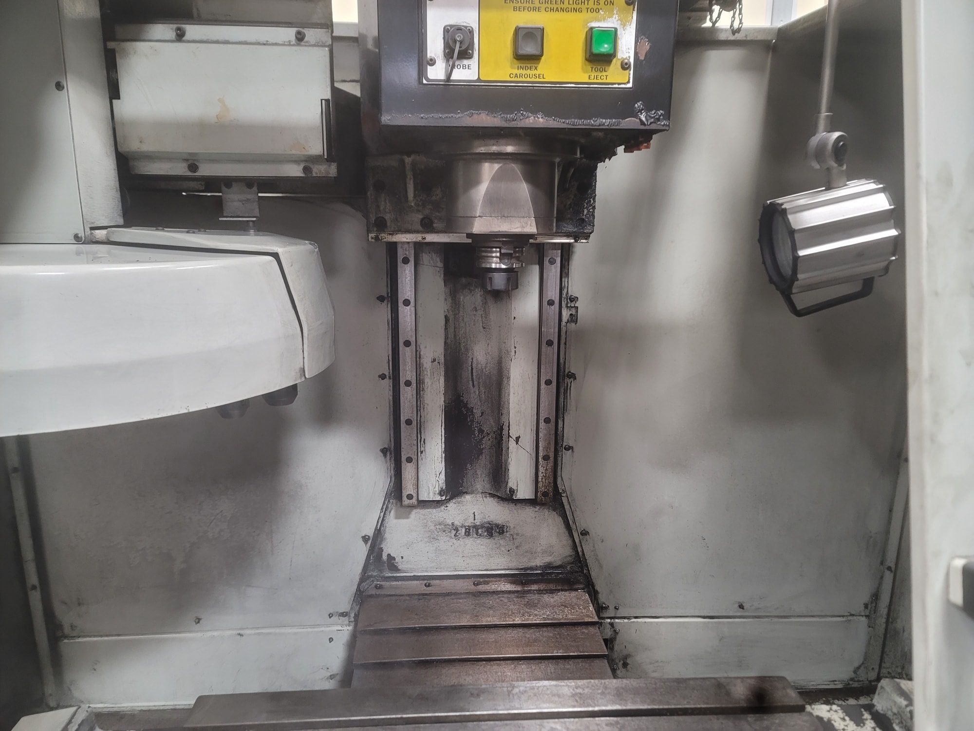 Bridgeport Torq-Cut 22 VMC, 1997-Renishaw Probe Included, Tooling - Image 4