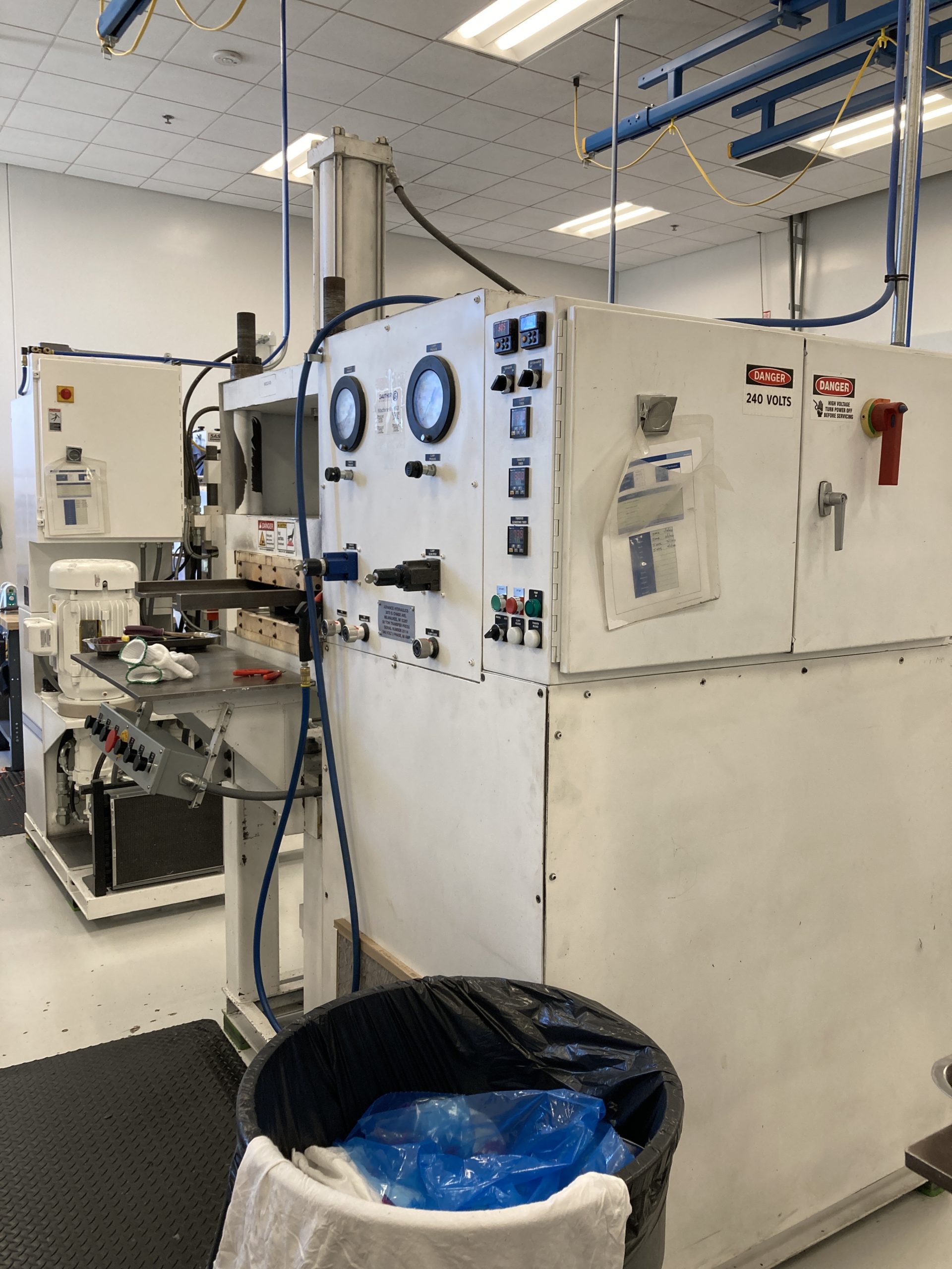 50 Ton Advanced Hydraulics Moulding Press 2011 - Image 4