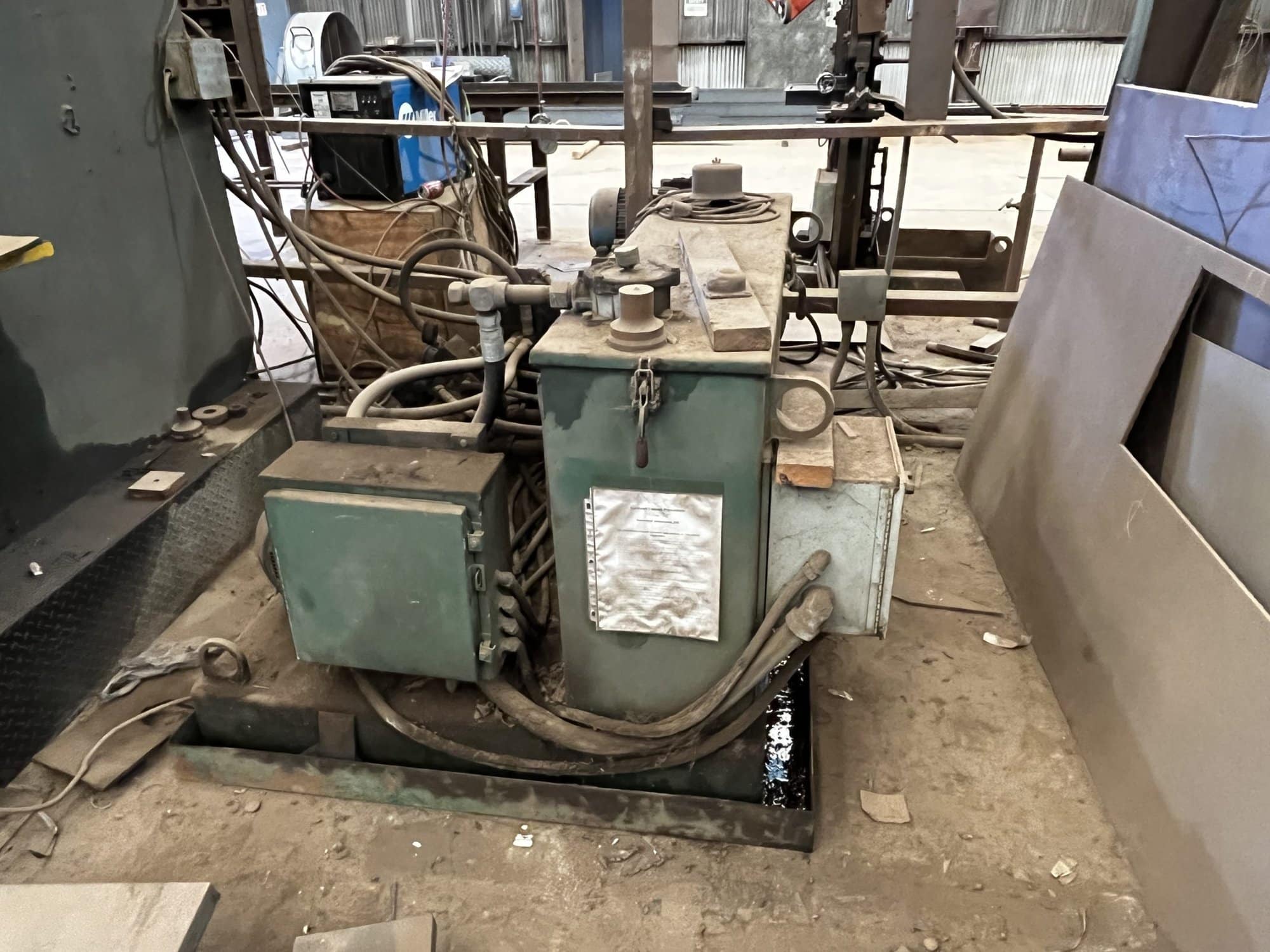 250 Ton Controlled Automation Plate Punch - Lots of Tooling - Image 9