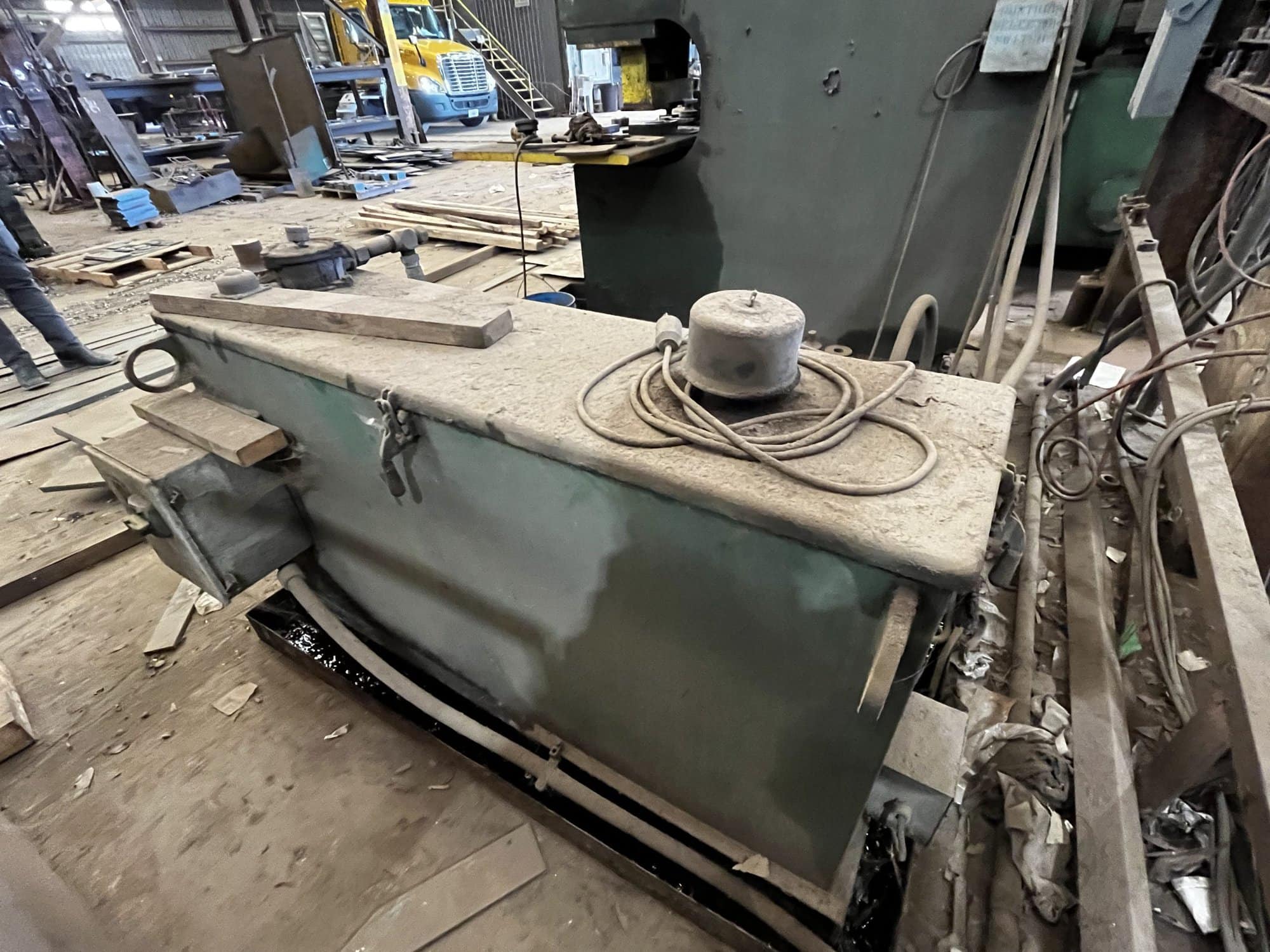 250 Ton Controlled Automation Plate Punch - Lots of Tooling - Image 10