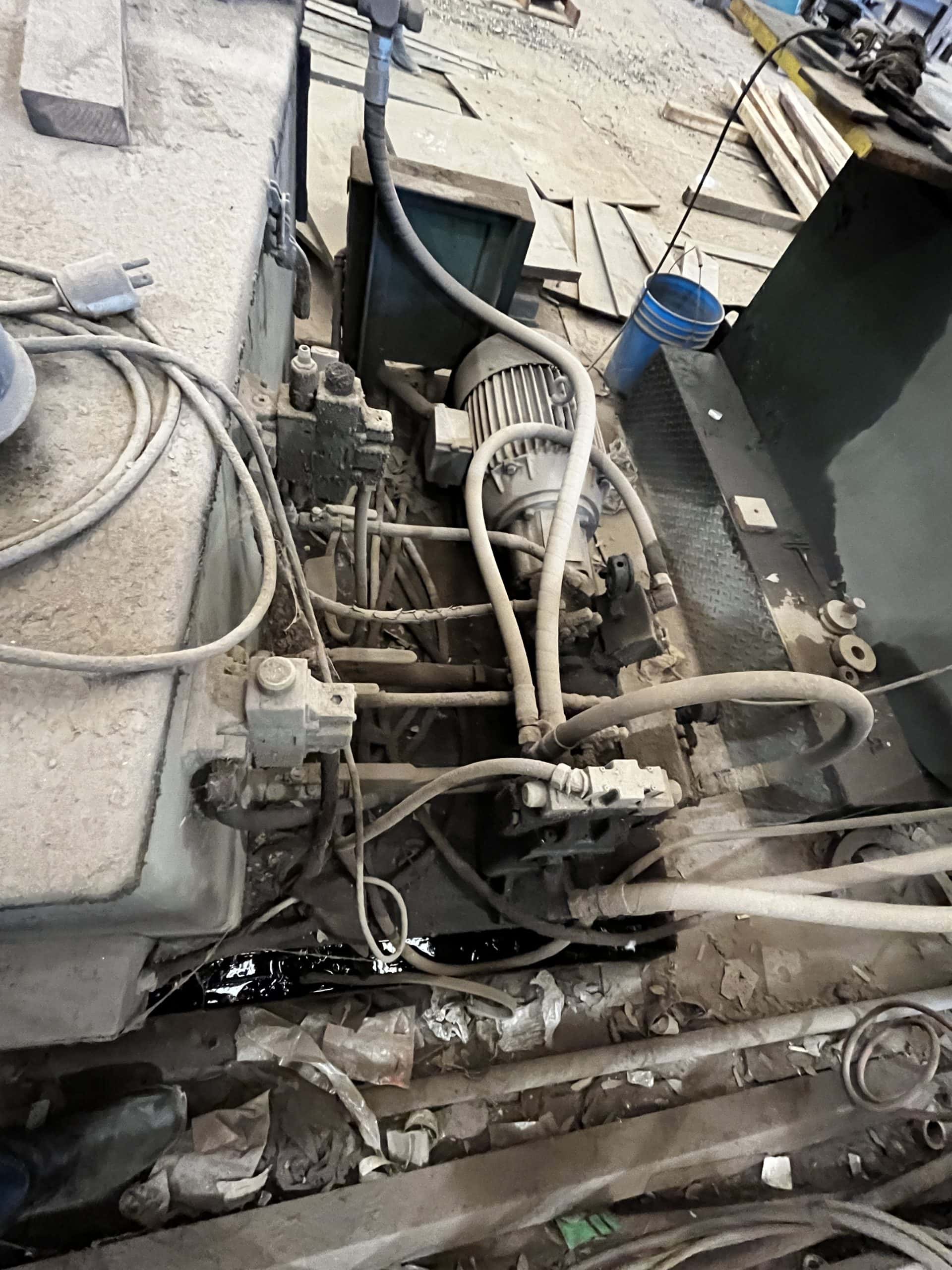 250 Ton Controlled Automation Plate Punch - Lots of Tooling - Image 11