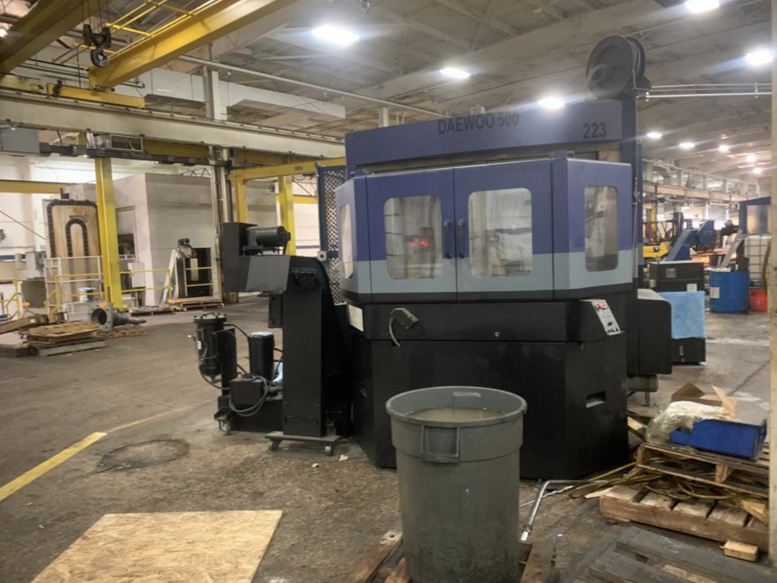 Daewoo DMH-500 500 MM HMC, 2000- Chip Conveyor, Hydraulic Clamping, Fanuc Control, Rigid Taping