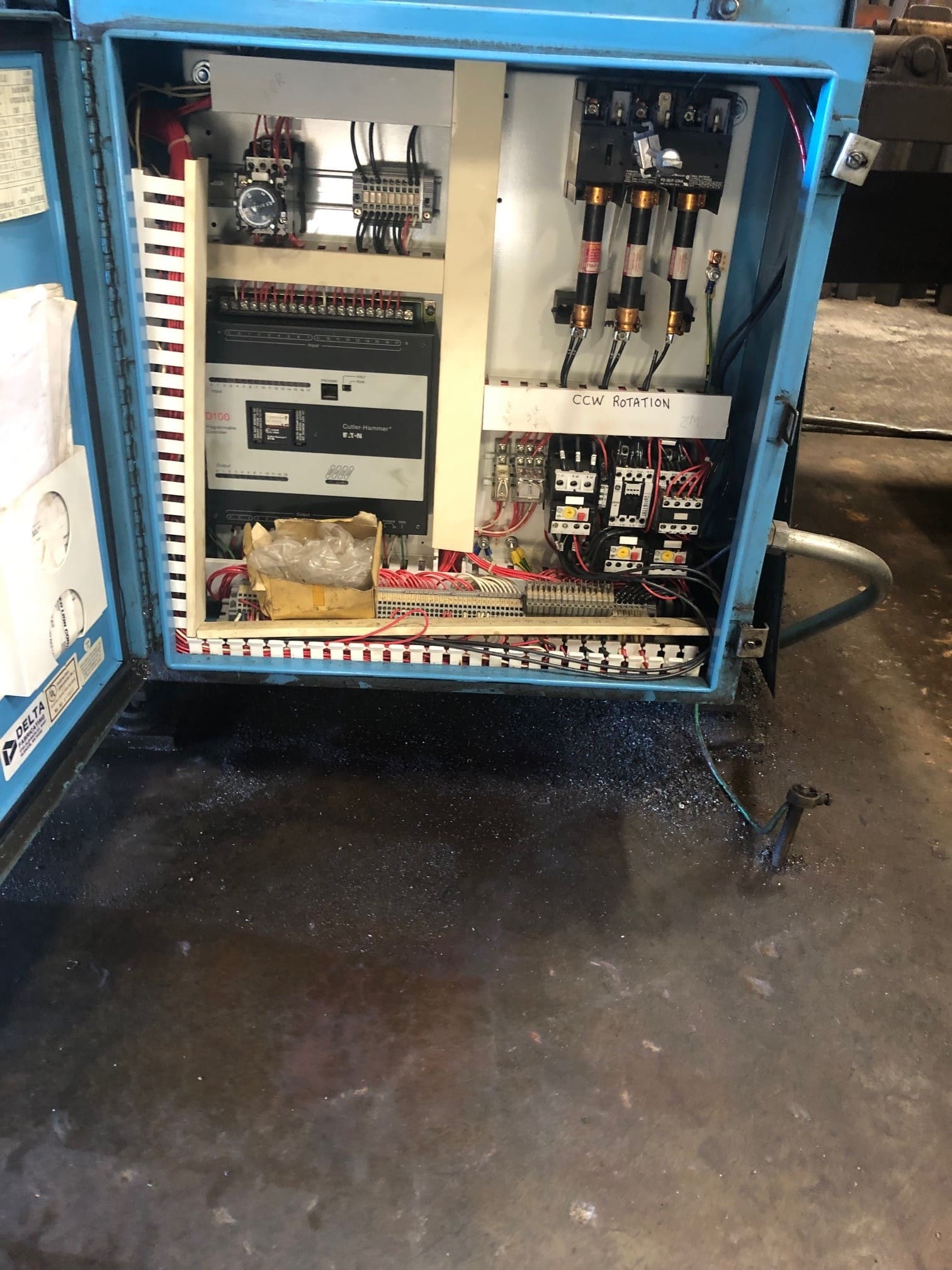 12" x 12" DoAll C305A Automatic Horizontal Bandsaw, 2003 - Image 5